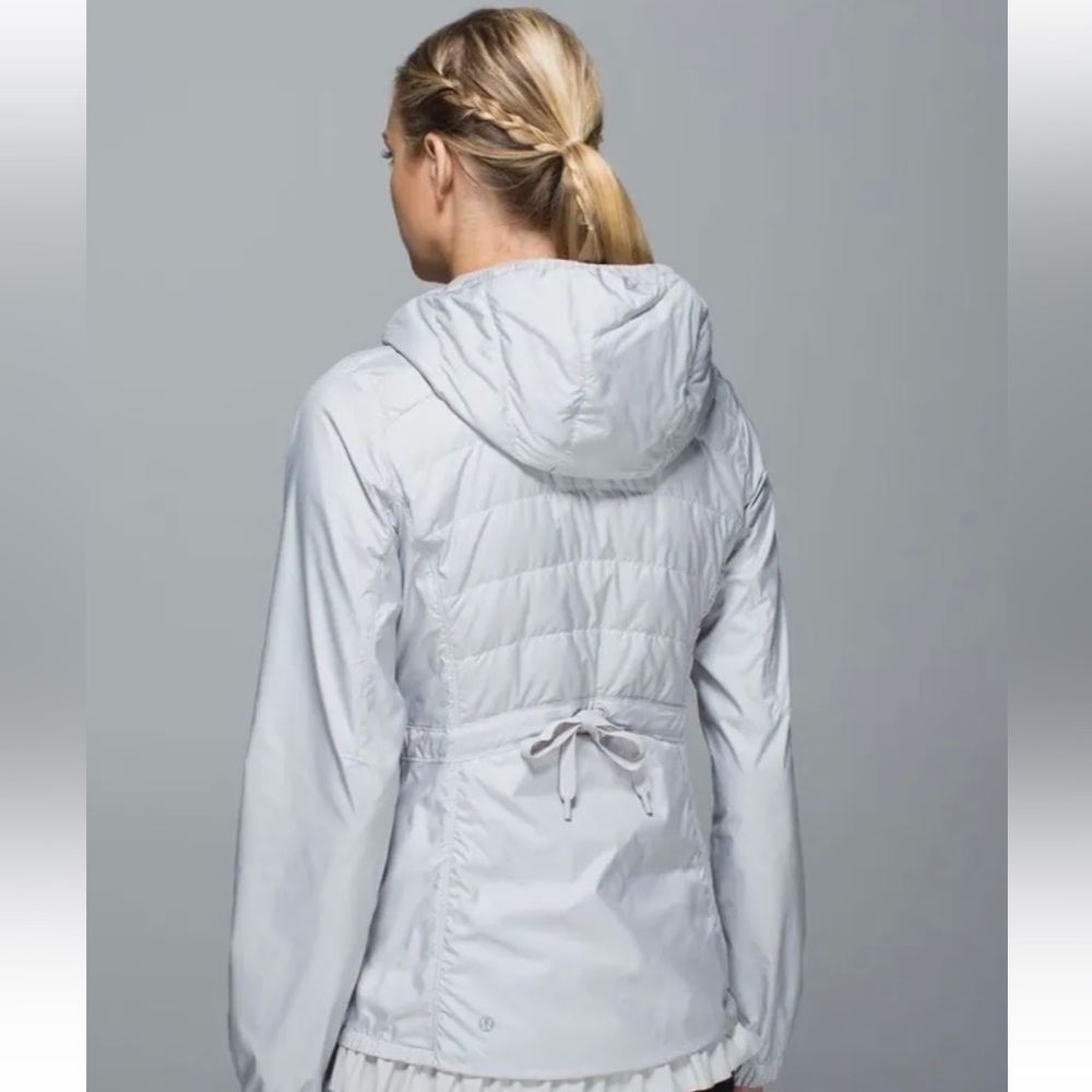 LIKE NEW LULULEMON Spring fling ruffled puffy windbreaker jacket size 4 - Picture 2 of 9